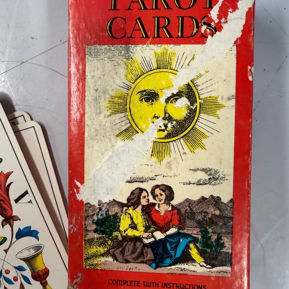 Tarot card deck vintage French language complete set
